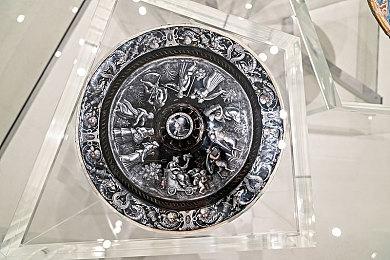 Fly100%倾情监制，KK对战平台焕新战棋地图《圣剑酒馆》上线